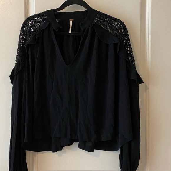 Black Free People Top - Picture 4 of 5